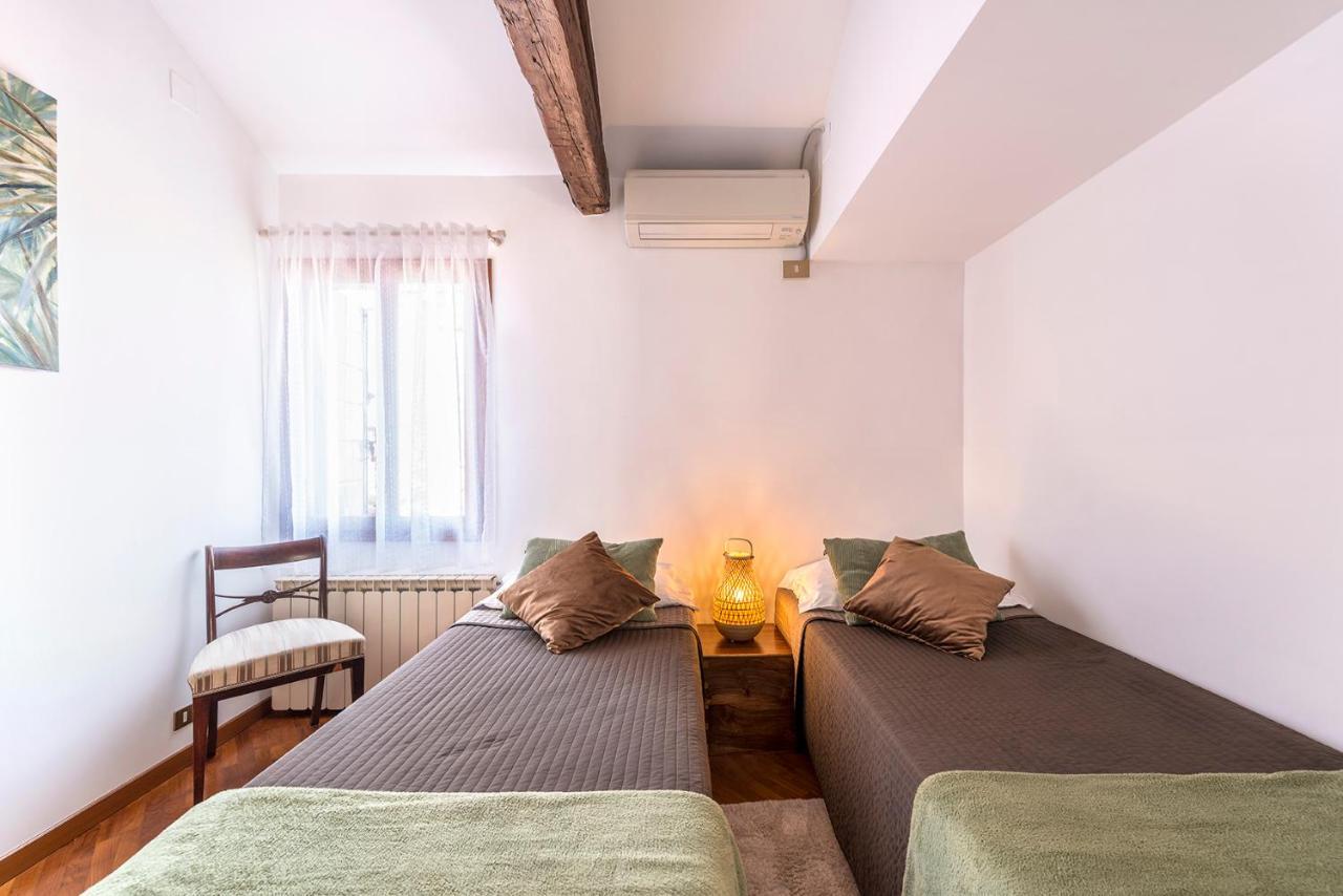 Colombina Like At Home 3 Bedrooms Fully Equipped Air Conditioned Венеція Екстер'єр фото