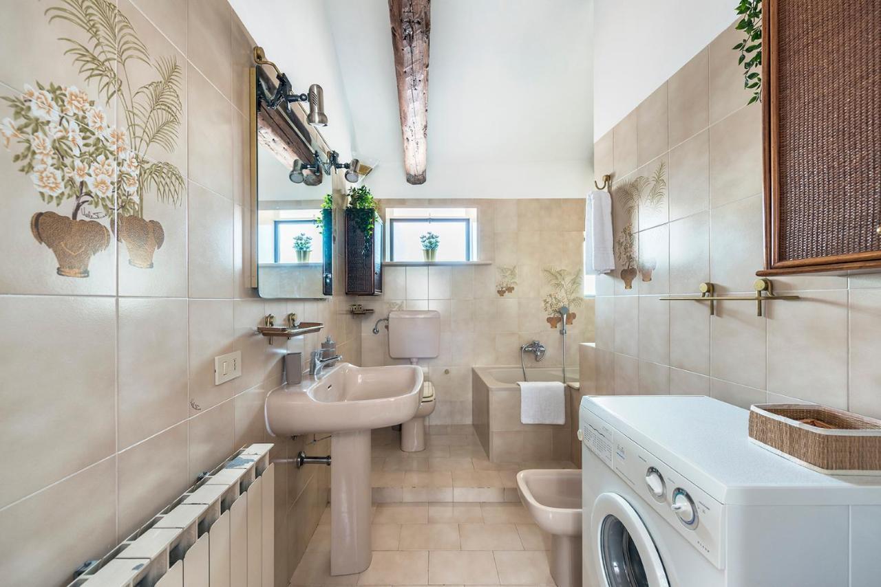 Colombina Like At Home 3 Bedrooms Fully Equipped Air Conditioned Венеція Екстер'єр фото